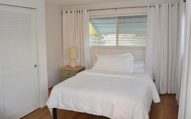 3 Bedrooms Bungalow