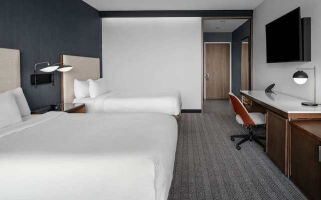 Deluxe Quadruple room with balcony