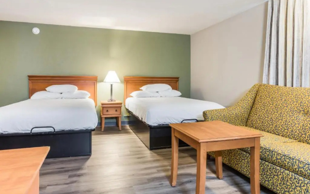 Standard Quadruple room