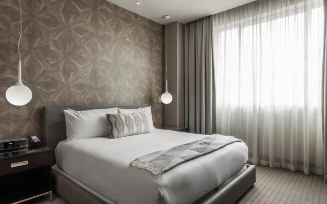 Corner Suite
