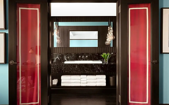Premier room