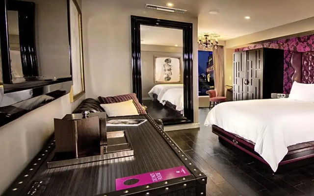 Classic Quadruple room
