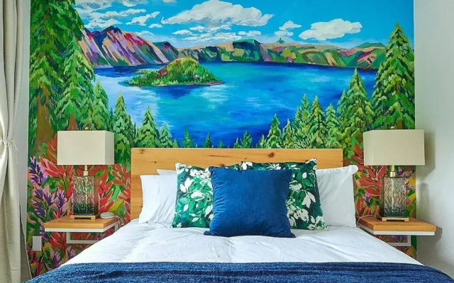 Suite with city view