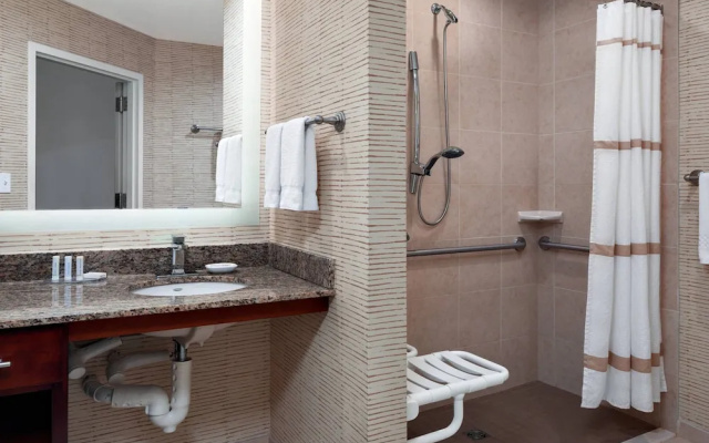 2 Bedrooms Suite with river view