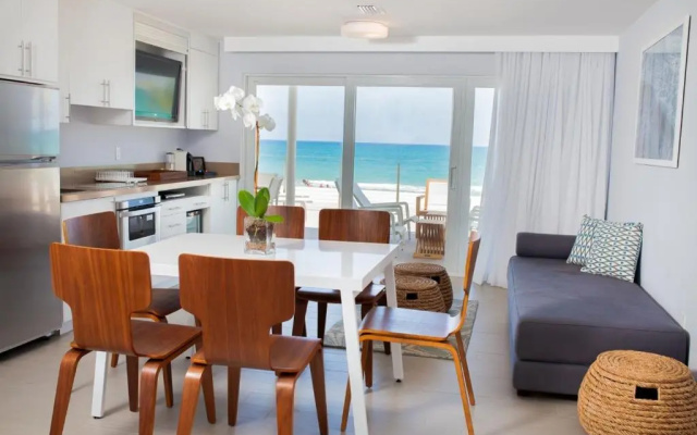 2 Bedrooms Apartment oceanfront