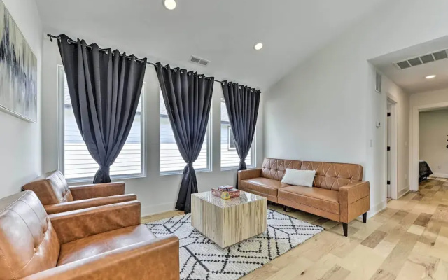 3 Bedrooms Cottage with balcony
