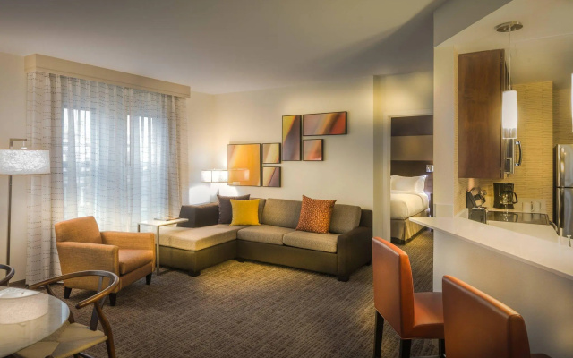 2 Bedrooms Suite with city view