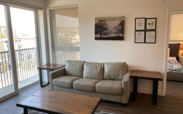 2 Bedrooms Apartment