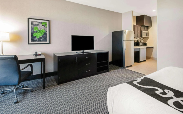Deluxe Double Suite