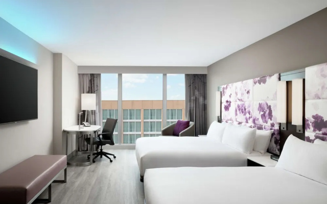 Deluxe Hearing Accessible room