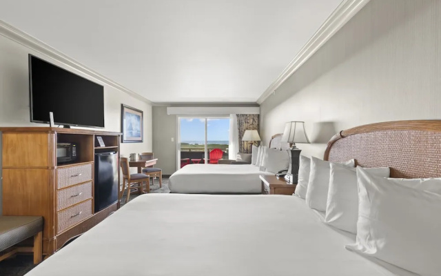 Standard Quadruple room with balcony and with ocean view
