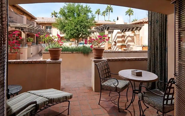 Camelback View with Terrace room