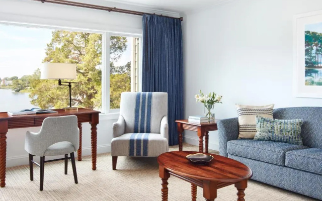 Suite with river view
