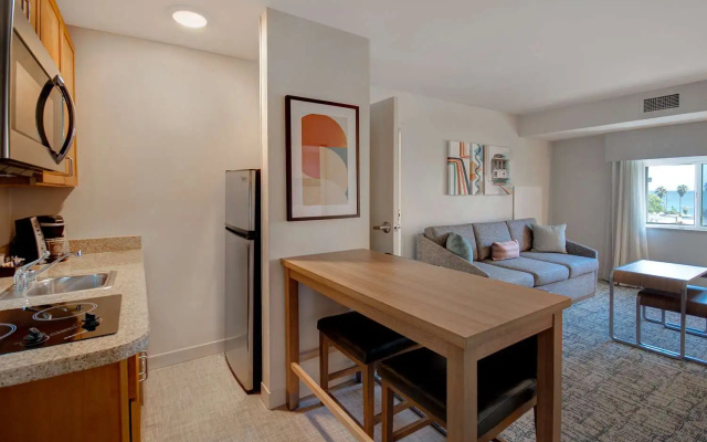1 Bedroom Suite with bay view