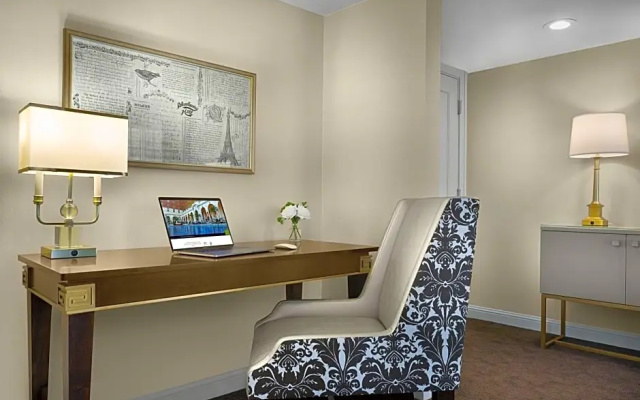 2 Bedrooms Sextuple Suite