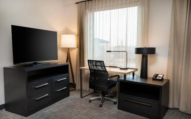 1 Bedroom Suite with city view