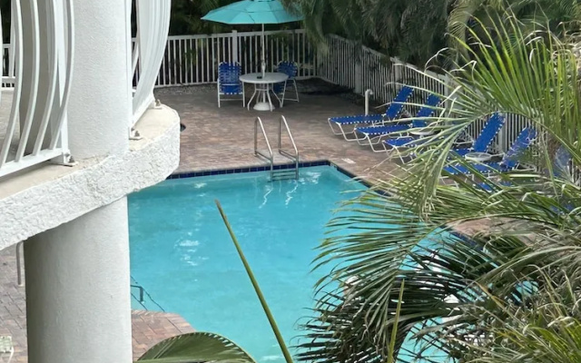 2 Bedrooms Suite with pool view