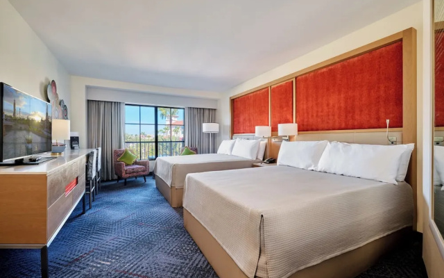 Standard Quadruple room with pool view