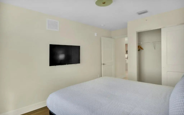 3 Bedrooms Deluxe Suite with city view