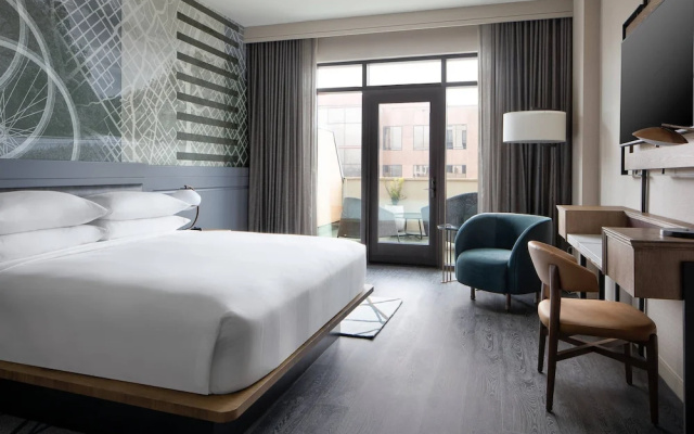 Standard Double room with balcony and City View