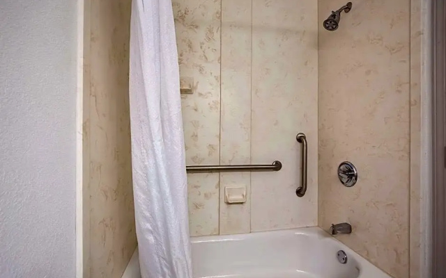 1 Bedroom Quadruple Suite