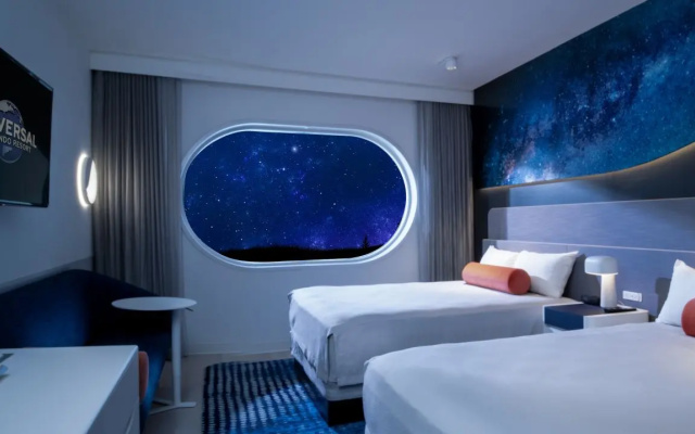 Standard room with pool view