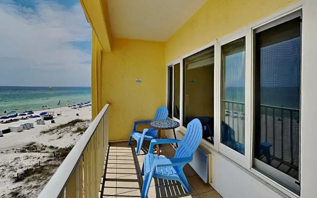 Standard Double room with balcony and beachfront