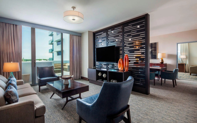 Suite with harbour view