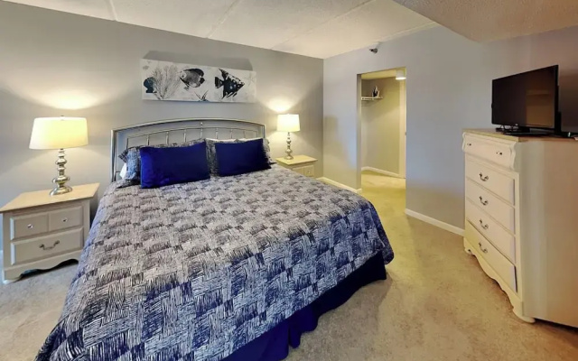 Standard room with balcony and beachfront