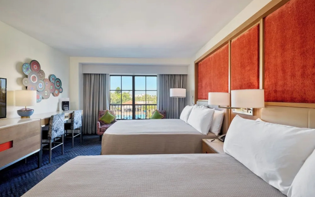Standard Quadruple room with garden view