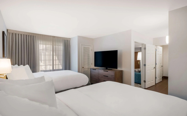 2 Bedrooms Sextuple Suite