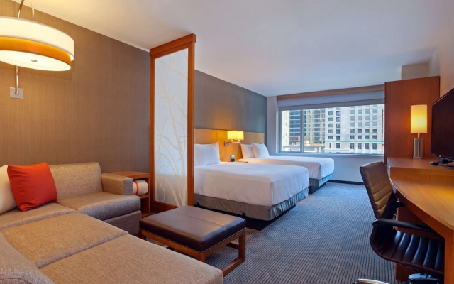 Quadruple room with city view
