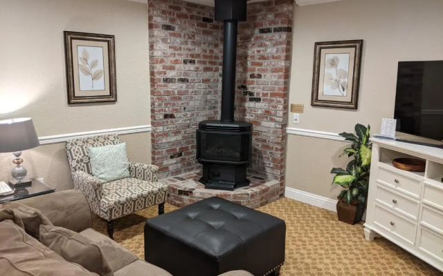 1 Bedroom Deluxe Suite