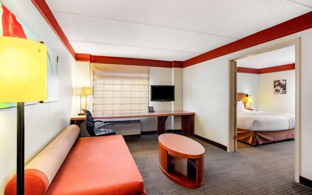 Deluxe Suite