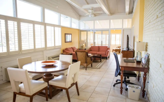 Suite with bay view