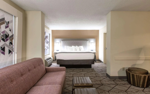 Deluxe Suite