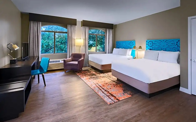 Premium Quadruple room with balcony