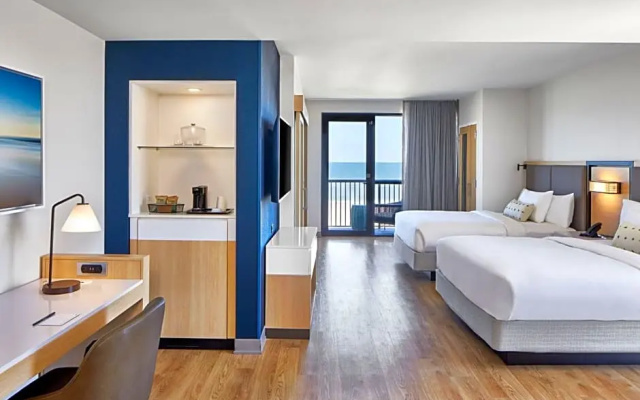 Suite with balcony and oceanfront