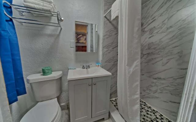 Standard Quadruple Basement room