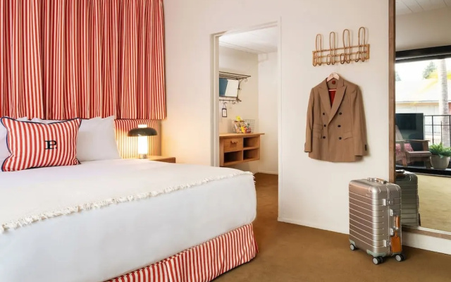 Standard Double room with city view