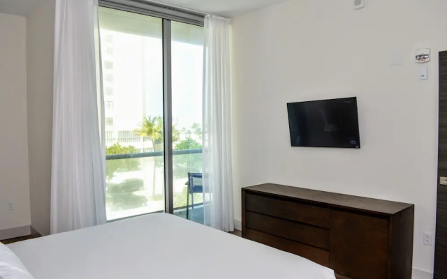 Standard Double room with partial ocean view
