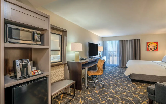 Standard Double room with city view