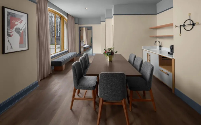 Deluxe Double Suite