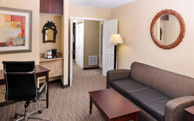 2 Bedrooms Double Suite