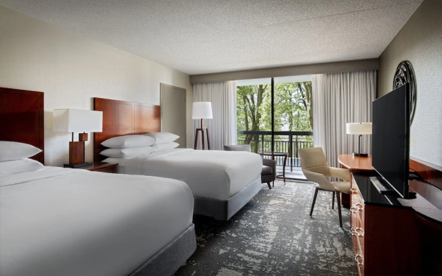 Standard Quadruple Club room with balcony
