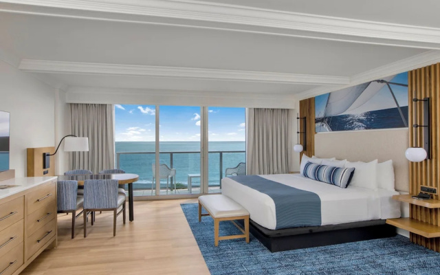 Junior Suite with balcony and oceanfront