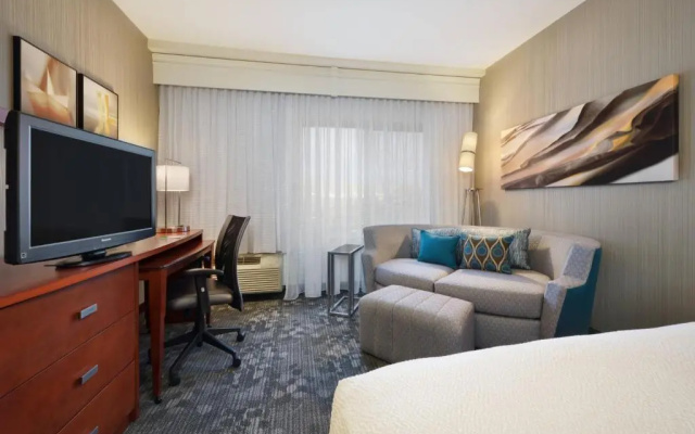 Standard room with mountain view