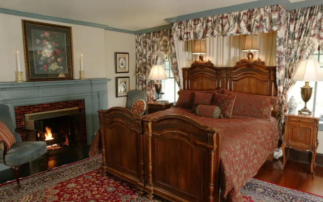 Grand room