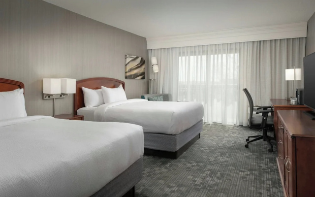 Standard Quadruple room with courtyard view