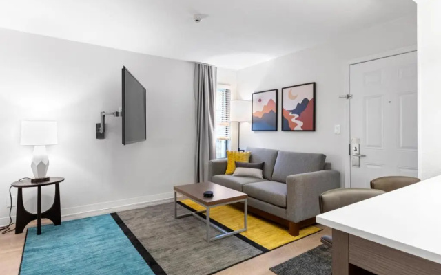 1 Bedroom Suite